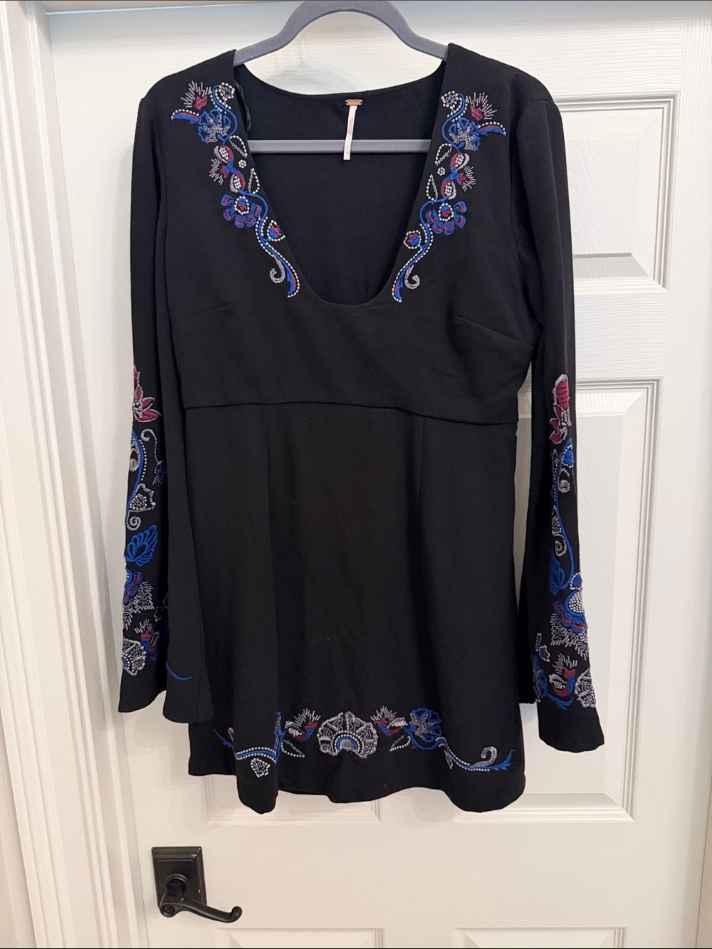 Free People NWOT Black Long-Sleeve Embroidered V-Neck Dress
